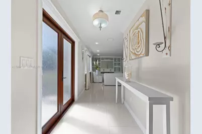 8205 SW 116th St, Miami, FL 33156 - Photo 2