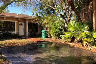 13636 SW 102nd Ln, Miami, FL 33186 - Photo 2