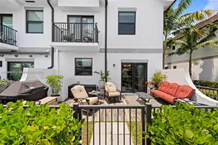 4518 E Aqua Bella Ln, Dania Beach, FL 33312 - Photo 2