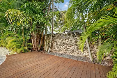 425 NE 114th St, Miami, FL 33161 - Photo 36