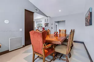 8330 NW 3rd St, Pembroke Pines, FL 33024 - Photo 6