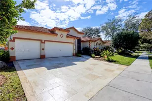 2845 Fairways Dr, Homestead, FL 33035 - Photo 2