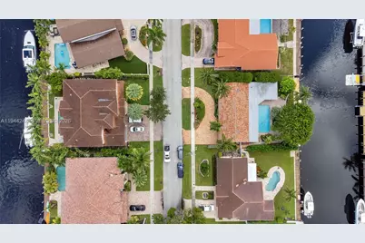 2530 NE 48th St, Lighthouse Point, FL 33064 - Photo 22