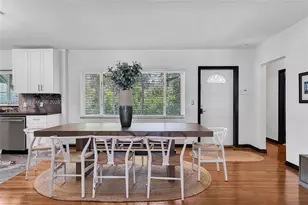 660 NE 121st St, Biscayne Park, FL 33161 - Photo 8