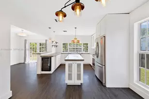 6830 N Waterway Dr, Miami, FL 33155 - Photo 14