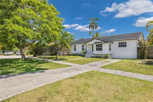 6830 N Waterway Dr, Miami, FL 33155 - Photo 2