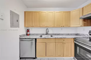 505 S Pine Island Rd, Plantation, FL 33324 - Photo 16