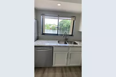 242 Wimbledon Lake Dr, Plantation, FL 33324 - Photo 8