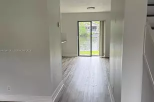 242 Wimbledon Lake Dr, Plantation, FL 33324 - Photo 2