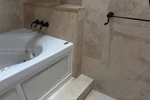 242 Wimbledon Lake Dr, Plantation, FL 33324 - Photo 16