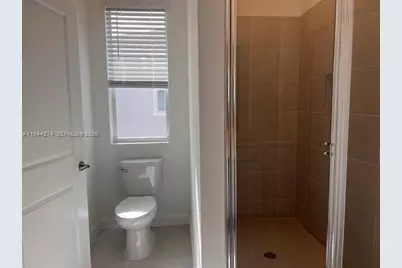 405 SE Crossoak Ln #405, Port Saint Lucie, FL 34984 - Photo 10