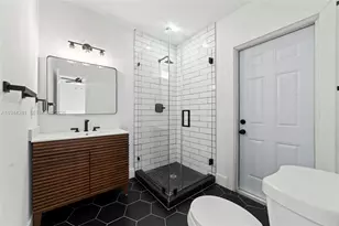1671 NE 174th St, North Miami Beach, FL 33162 - Photo 16