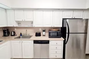 19370 Collins Ave, Sunny Isles Beach, FL 33160 - Photo 4