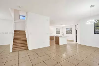 3504 W 94th St, Hialeah, FL 33018 - Photo 8