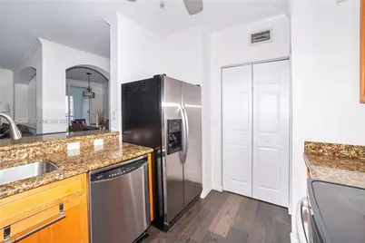 17150 N Bay Rd #2914, Sunny Isles Beach, FL 33160 - Photo 16