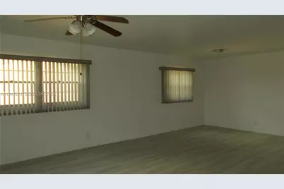 300 SW 130th Ter #415B, Pembroke Pines, FL 33027 - Photo 6