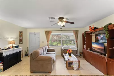 412 SW Natura Ave, Deerfield Beach, FL 33441 - Photo 10