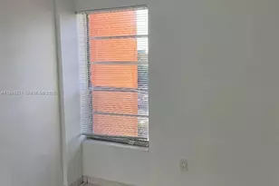 4717 NW 7th St, Miami, FL 33126 - Photo 10