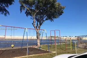 4717 NW 7th St, Miami, FL 33126 - Photo 4