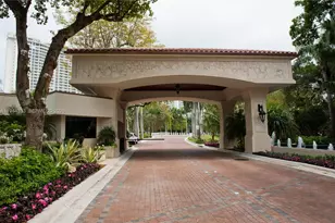 4000 Island Blvd, Aventura, FL 33160 - Photo 32
