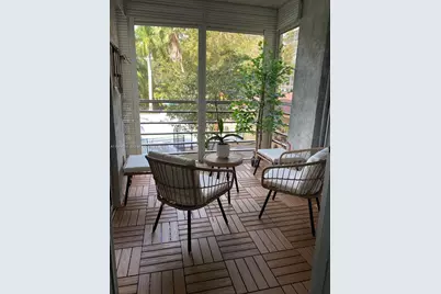 17890 W Dixie Hwy #210, North Miami Beach, FL 33160 - Photo 1