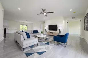 813 Bell Blvd S, Lehigh Acres, FL 33974 - Photo 10