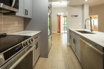 8019 NW 15th Mnr #8019, Plantation, FL 33322 - Photo 6
