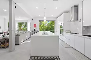 11372 NW 72nd Terrace, Doral, FL 33178 - Photo 2