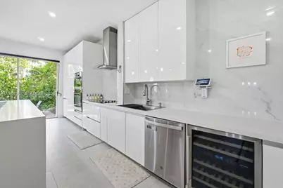 11372 NW 72nd Ter, Doral, FL 33178 - Photo 4