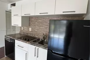 9330 Lagoon Pl, Davie, FL 33324 - Photo 12