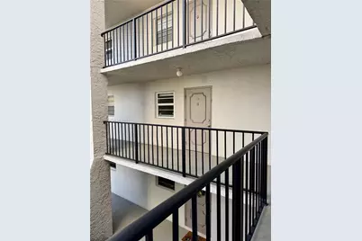 9330 Lagoon Pl #201, Davie, FL 33324 - Photo 18