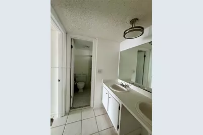 9330 Lagoon Pl #201, Davie, FL 33324 - Photo 8