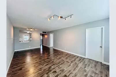 2300 Park Ln #201, Hollywood, FL 33021 - Photo 4