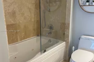 41 SE 5th St, Miami, FL 33131 - Photo 6