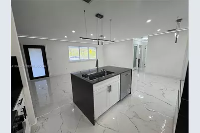 8600 Taft St, Pembroke Pines, FL 33024 - Photo 4