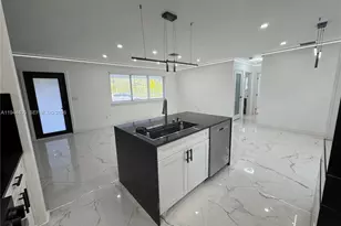 8600 Taft St, Pembroke Pines, FL 33024 - Photo 4