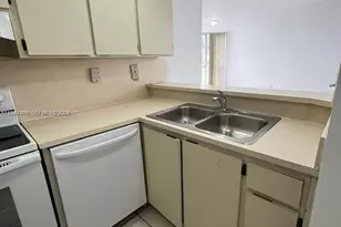 7035 NW 186th St, Hialeah, FL 33015 - Photo 2