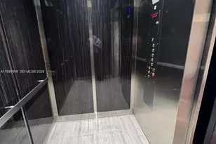 7035 NW 186th St, Hialeah, FL 33015 - Photo 12