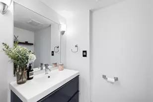 555 NE 15th St, Miami, FL 33132 - Photo 10