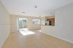 1048 NE 208th St, Miami, FL 33179 - Photo 12