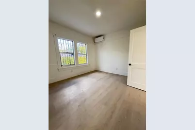 2035 NW 26th St #0, Miami, FL 33142 - Photo 10