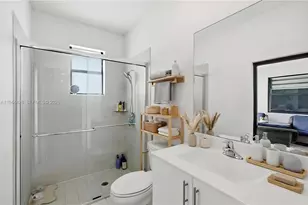 19080 SW 133rd Ct, Miami, FL 33177 - Photo 14