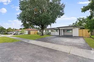 1472 NE 62nd St, Fort Lauderdale, FL 33334 - Photo 2
