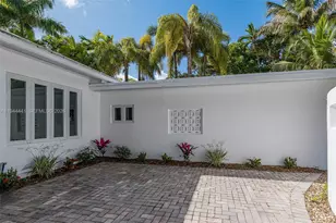 680 NE 57th St, Miami, FL 33137 - Photo 6