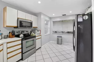 9481 Oak Grove Cir, Davie, FL 33328 - Photo 18