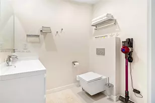 300 Diplomat Pkwy, Hallandale Beach, FL 33009 - Photo 16