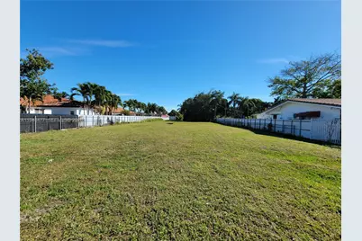 3895 W 2nd Ave, Hialeah, FL 33012 - Photo 10