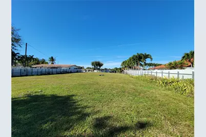 3895 W 2nd Ave, Hialeah, FL 33012 - Photo 6