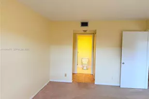 12950 SW 4th Ct, Pembroke Pines, FL 33027 - Photo 6