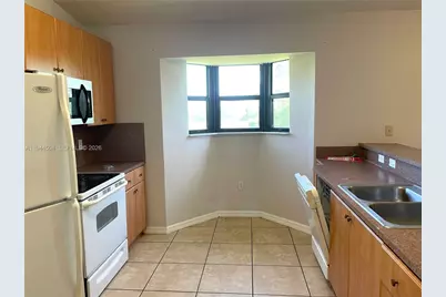 22621 SW 88th Pl #304-8, Cutler Bay, FL 33190 - Photo 2